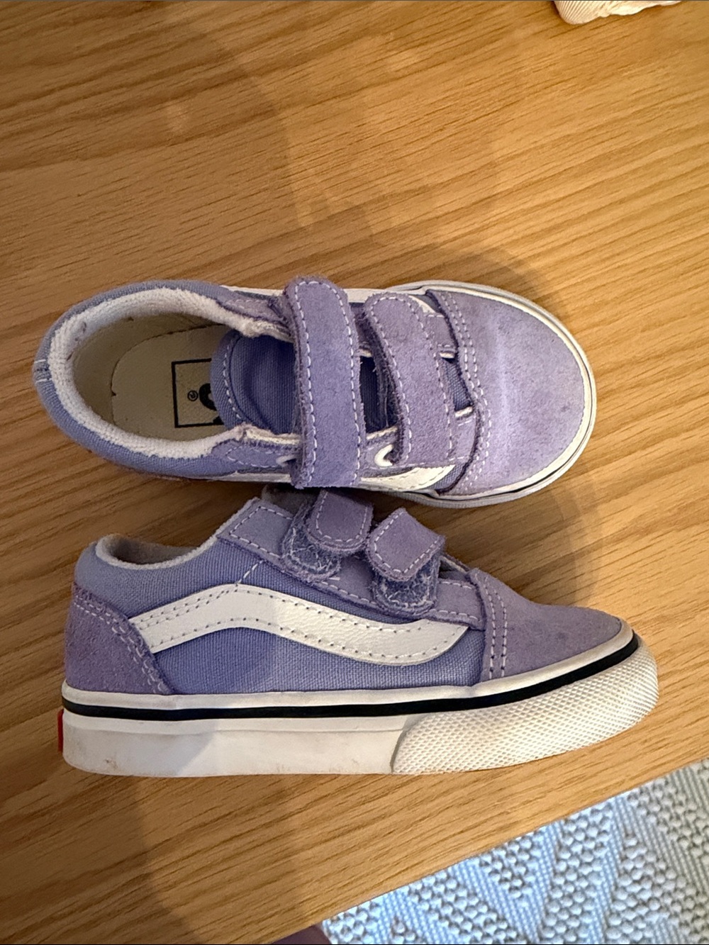 Vans kids Lavender Suede Velcro Sneakers
